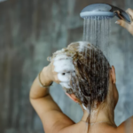 Expert tips: “Waarom wordt je haar snel vet? En hoe vaak moet je het wassen?”